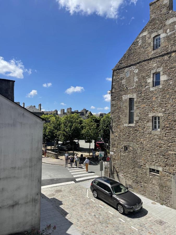 Vila Helen Dinan Exteriér fotografie